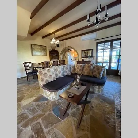 Sentoyki Village - μονοκατοικια σε θαλασσα 梅里逊