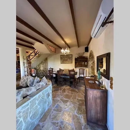 Sentoyki Village - μονοκατοικια σε θαλασσα *