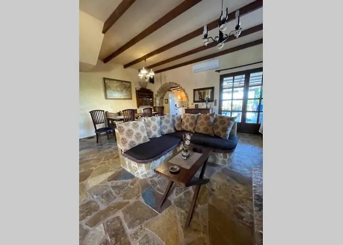 Sentoyki Village - μονοκατοικια σε θαλασσα Melíssion