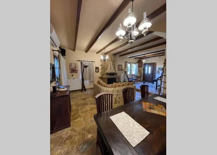 Sentoyki Village - μονοκατοικια σε θαλασσα *